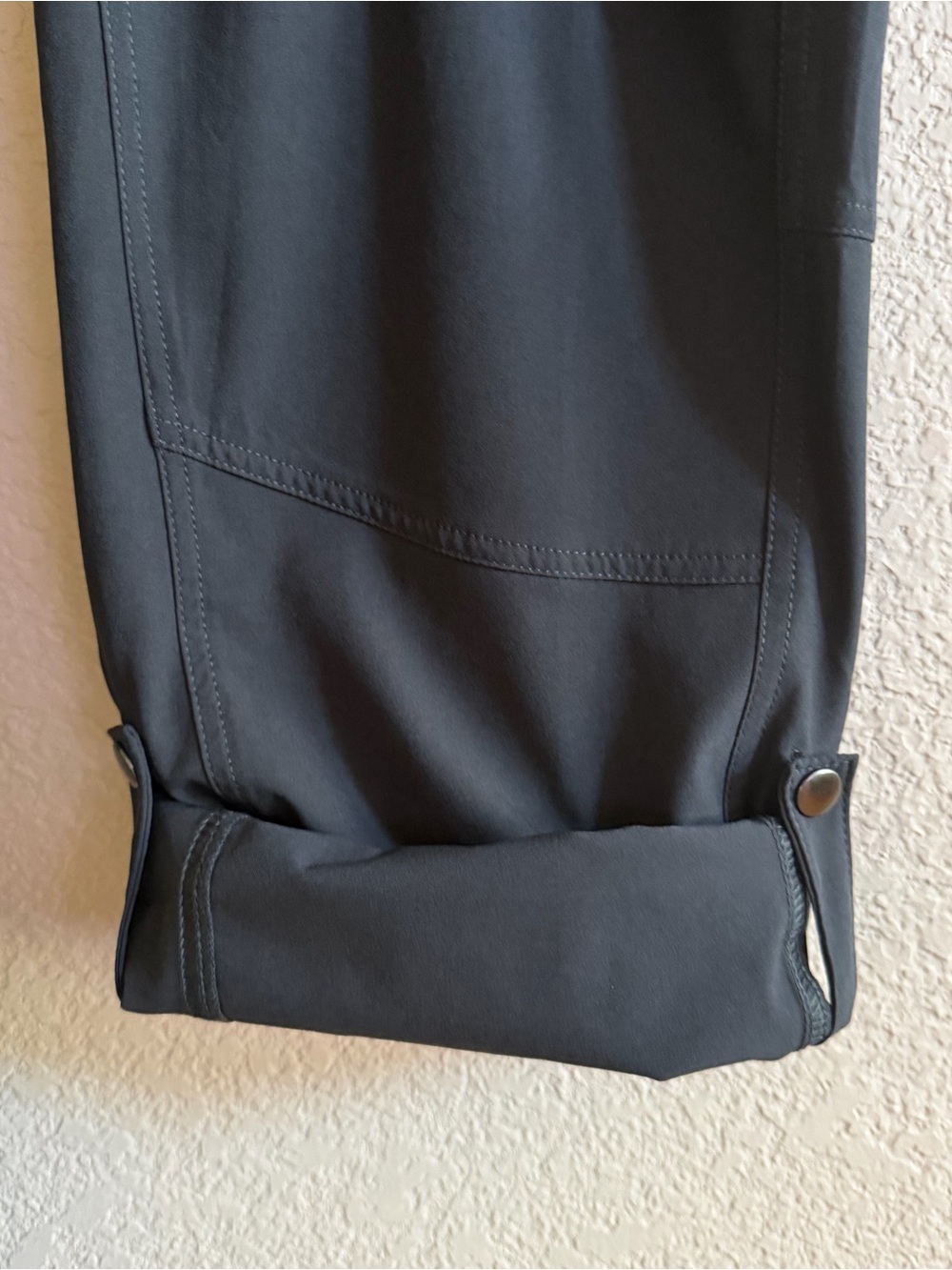 Kuhl Pants Womens 14 Short black Cargo Roll Up Hiking Outdoor Stretch Trail Tech - Picture 3 of 12